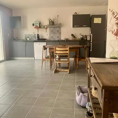 Holiday home Charmante Maison Proche Ocean